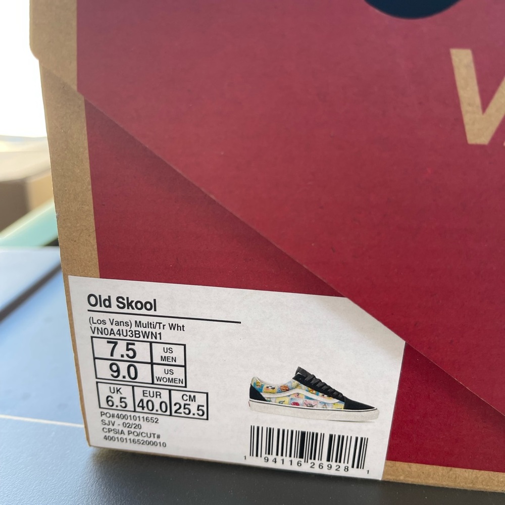 Vans lottery shoes.